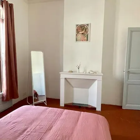 Le Montmorency 41 Authentique Et Cosy Centre Historique Proximite Parking Gratuit Апартаменты *