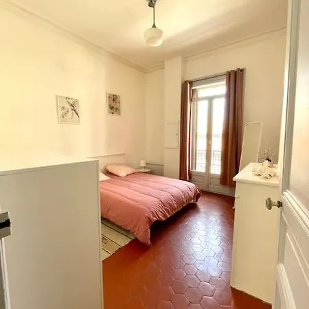 Le Montmorency 41 Authentique Et Cosy Centre Historique Proximite Parking Gratuit Апартаменты